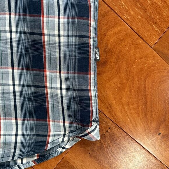 The North Face Logo Mens Short Sleeve Button Up Shirt Plaid size L - Picture 5 of 7